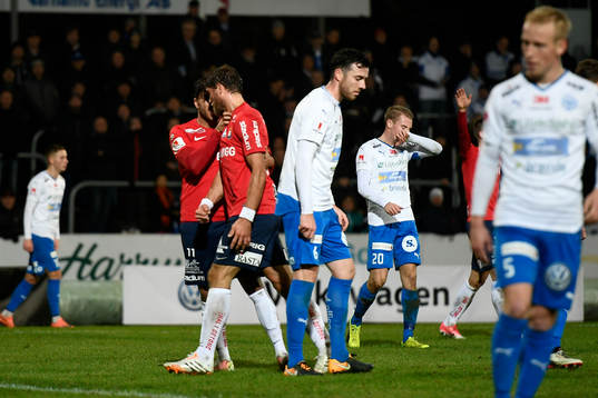 Örgrytes Johan Elmander jublar efter att han gjort 1-1-målet