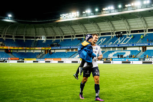 Magne Hoseth of Kristiansund with his son Gabriel