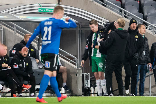 Hammarbys Birkir Már Saevarsson tvingas utgå med en skada