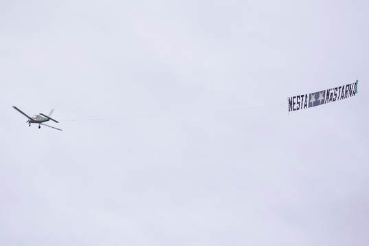 Flygplan med hälsning från Malmö FF