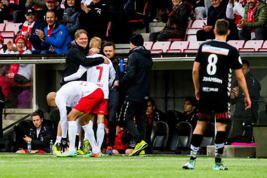 Bjørn Petter Ingebretsen, head coach of Fredrikstad, and Joona Veteli of Fredrikstad celebrate