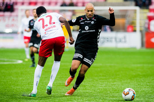 Akinsola Akinyemi of Fredrikstad and Kjell Rune Sellin