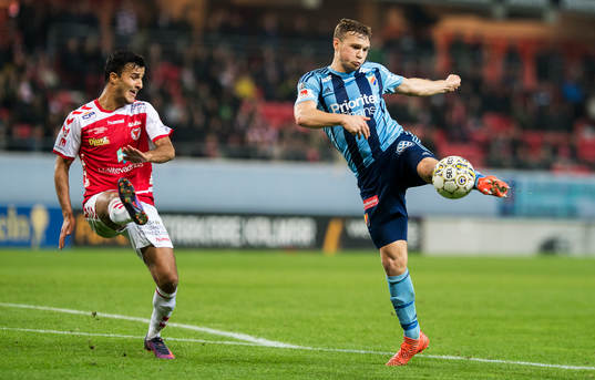 Kalmars Harmeet Singh och Djurgårdens Jesper Karlström