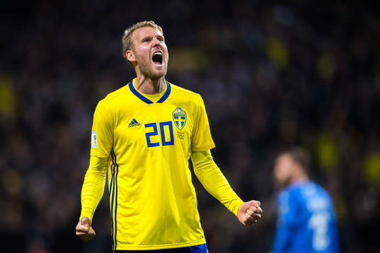 Sveriges Ola Toivonen  jublar