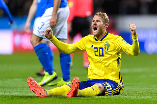 Sveriges Ola Toivonen jublar