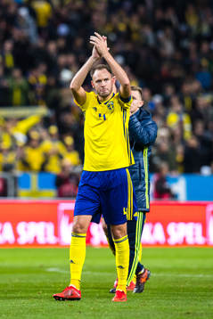 Sveriges Andreas Granqvist tackar publiken
