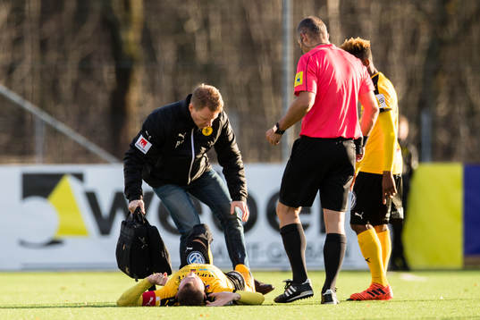 Frejs Richard Spong skadar sig