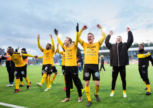 Frejs spelare jublar med fansen