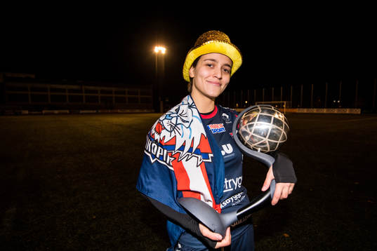 Linköpings Marija Banusic poserar med Kronprinsessan