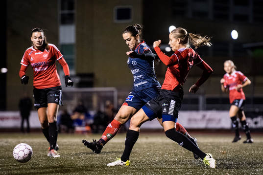 Linköpings Marija Banusic och LB07s Anna Björk