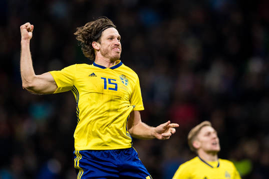 Sveriges Gustav Svensson jublar