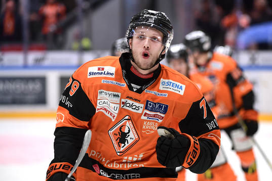 Karlskronas Emil Lundberg jublar