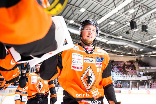 Karlskronas Marcus Paulsson jublar