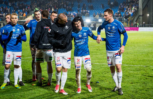 Trelleborgs Mattias Håkansson och Zoran Jovanovic i mitten jublar