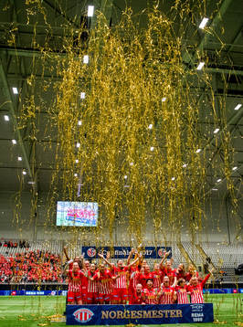 Players of Avaldsnes celebrate winning the cup final match between Avaldsnes and Vålerenga