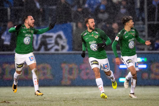 Jönköpings Robert Gojani jublar efter 1-0