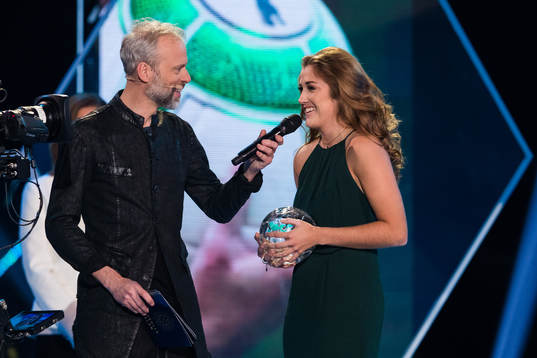 Filippa Angeldal, Hammarby, får pris för årets mest värdefulla spelare