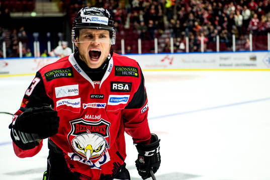 Malmö Redhawks Christoffer Forsberg jublar