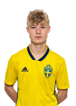 Otto Vallentin i P15/02-landslaget poserar för ett porträtt den 28 november 2017 i Stockholm. 