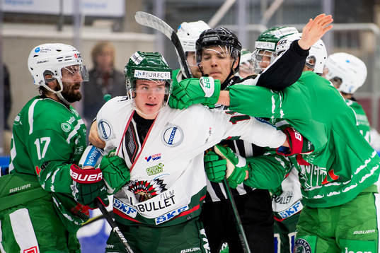 Bråkigt framför Rögles mål med Frölundas Victor