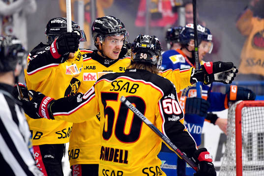 Luleås Johan Forsberg jublar