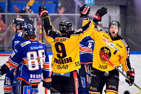 Luleås Johan Forsberg och Johan Harju jublar