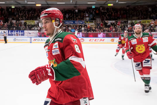 Moras Robin Johansson jublar