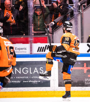 Karlskronas Mattias Guter  jublar