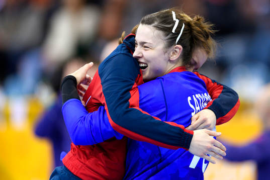 Tjeckiens Lucie Satrapova jublar