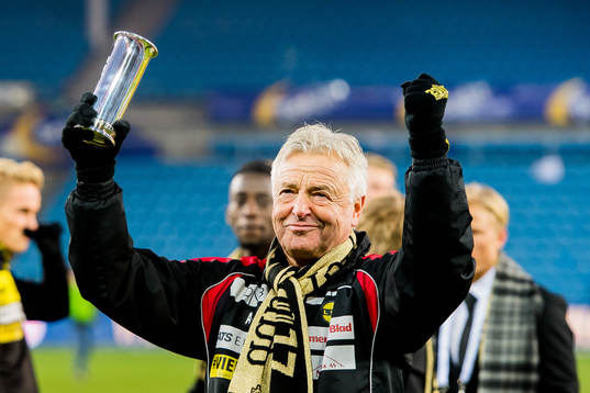 Arne Erlandsen, head coach of Lillestrøm, celebrates
