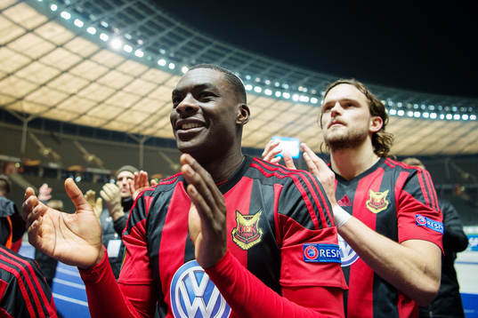 Östersunds Ken Sema och Tom Pettersson jublar