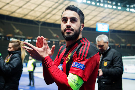 Östersunds Brwa Nouri applåderar och jublar