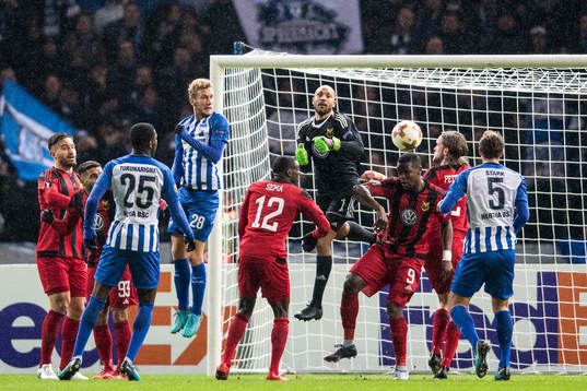 Östersunds målvakt Aly Keita och Salisu Abdullahi Gero