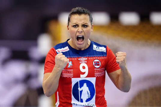 Norges Nora Mørk jublar i matchen mellan Norge och Sverige