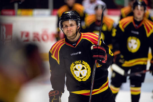 Brynäs Juuso Ikonen jublar