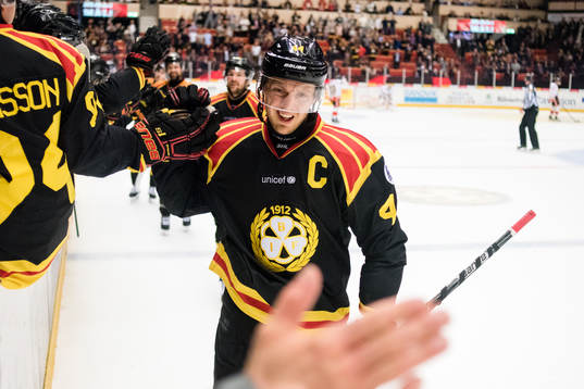 Brynäs Jacob Blomqvist jublar