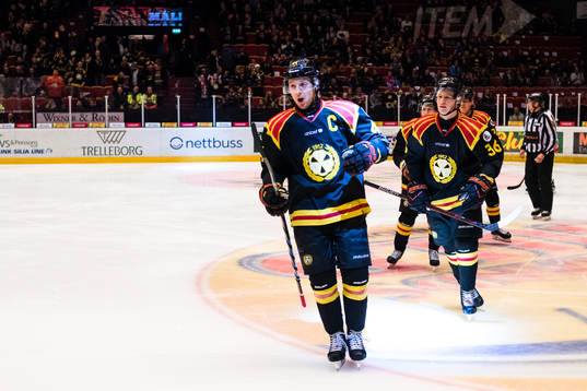 Brynäs Jacob Blomqvist jublar