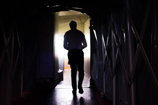 Andreas Dackell lämnar isen