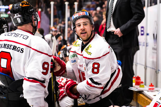 Örebros Tyson Spink  reagerar