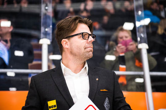 Karlskronas tränare Ove Molin  jublar