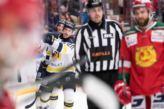 s Lawrence Pilut jublar