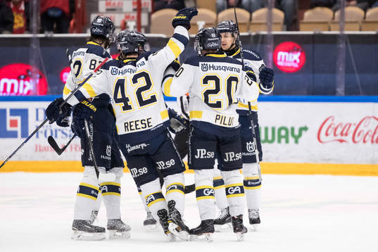 s Lawrence Pilut jublar