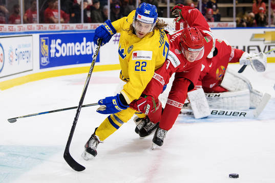 Sveriges Axel Jonsson Fjällby och Belarus Ilya Litvinov i