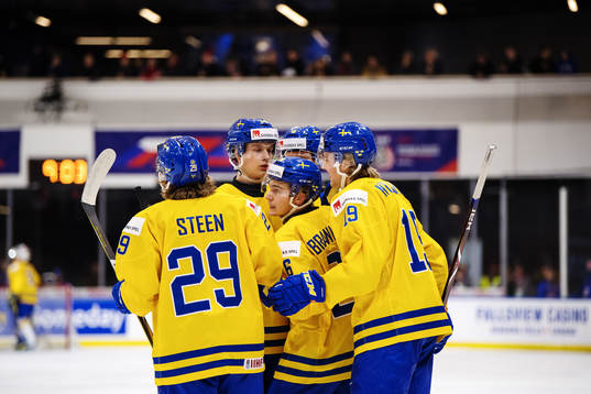 Sveriges Oskar Steen, Elias Pettersson, Rasmus Dahlin, Erik
