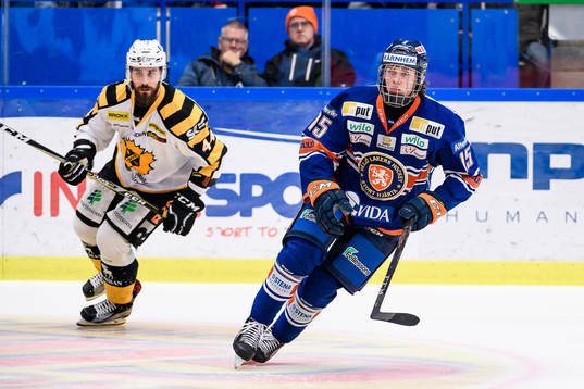 Växjös Dominik Bokk och Skellefteås Morgan Ellis
