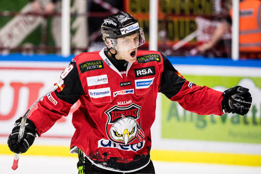 Malmö Redhawks Johan Olofsson jublar