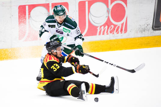 Brynäs Elias Fälth  och Färjestads Rasmus Asplund
