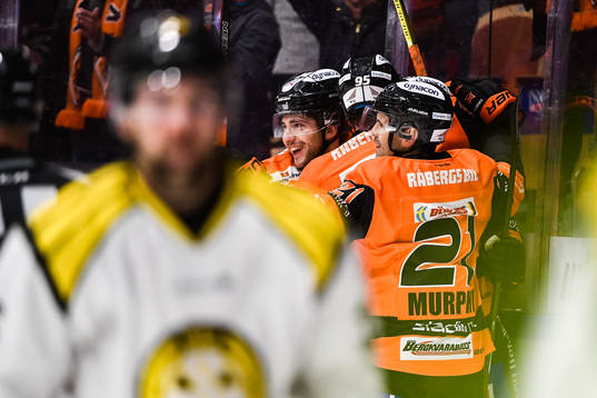 Karlskronas spelare jublar