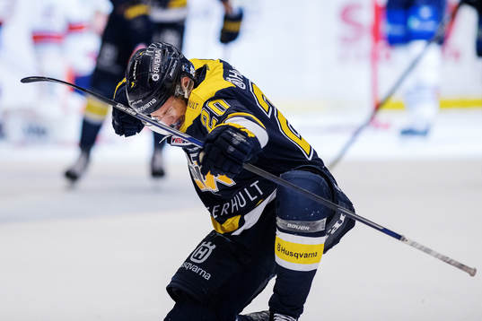 s Lawrence Pilut jublar