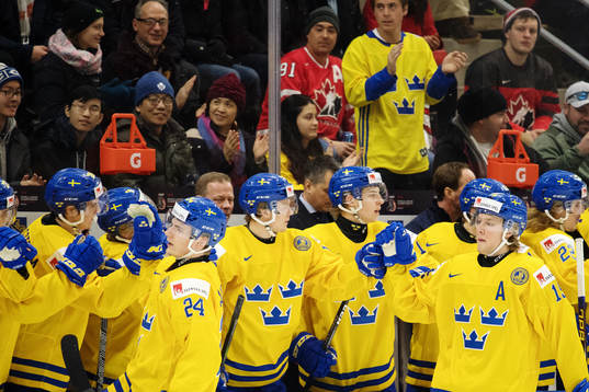 Sveriges Lias Andersson och Alexander Nylander jublar